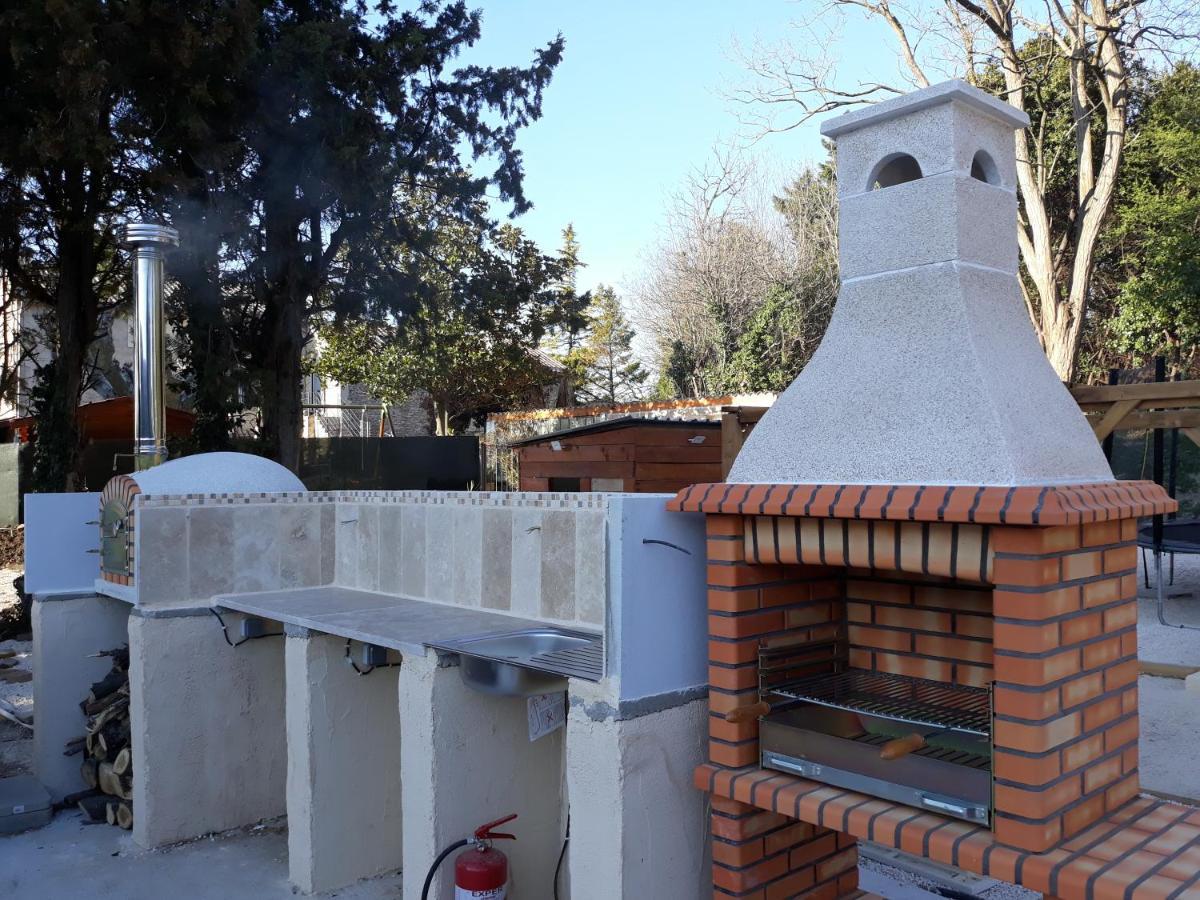 Gite De Leonie Moulin De Tartay En Avignon Luaran gambar